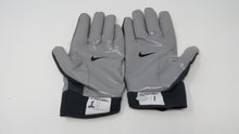 Load image into Gallery viewer, 2007 Mike Williams Syracuse Orange Game Used Worn NCAA Football Gloves NFL